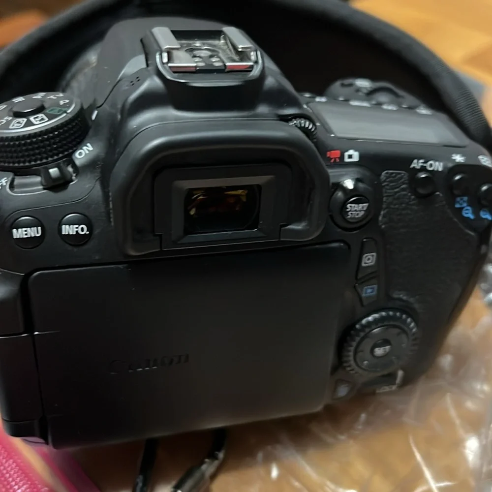 Canon EOS70D camera dslr